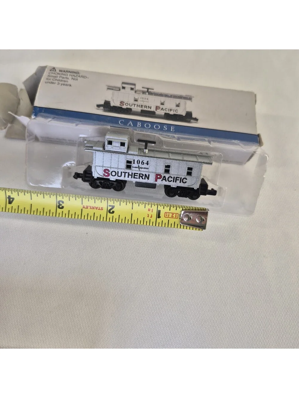 Readers Digest N Scale High Speed Southern Pacific Caboose